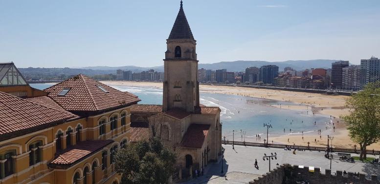 Atico En Cimadevilla Mirando Al Mar Gijón Exteriér fotografie